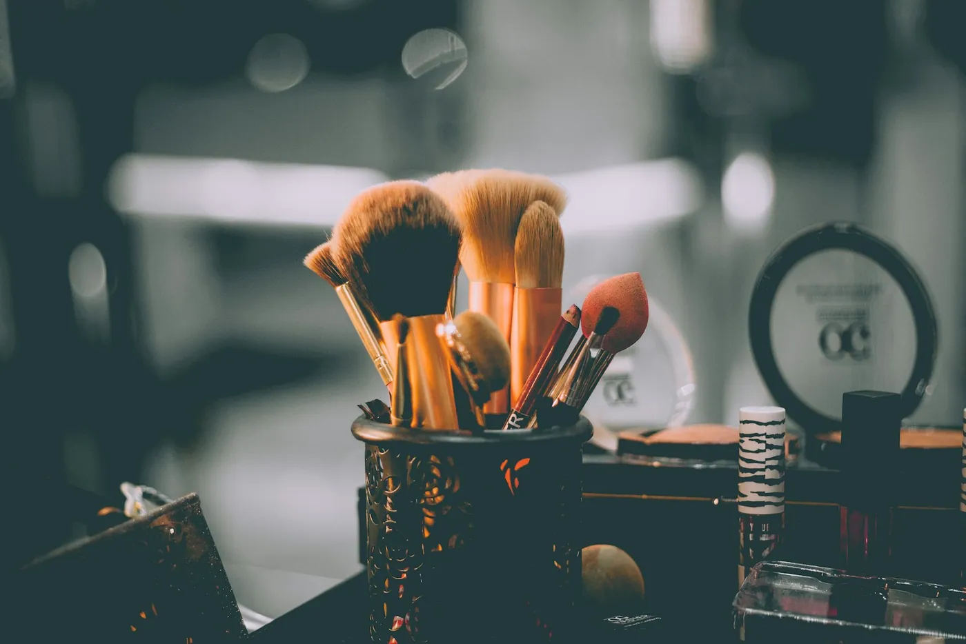 Produtos e aplicação de maquiagem